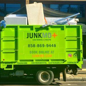 JunkMD Green Dumpster Truck
