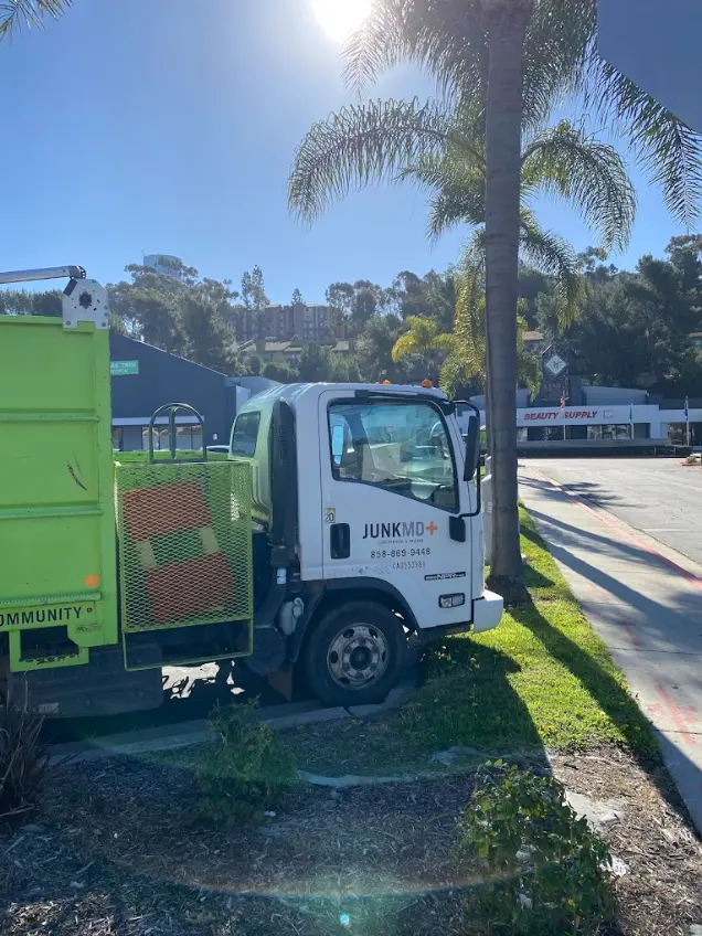 JunkMD Truck Parked